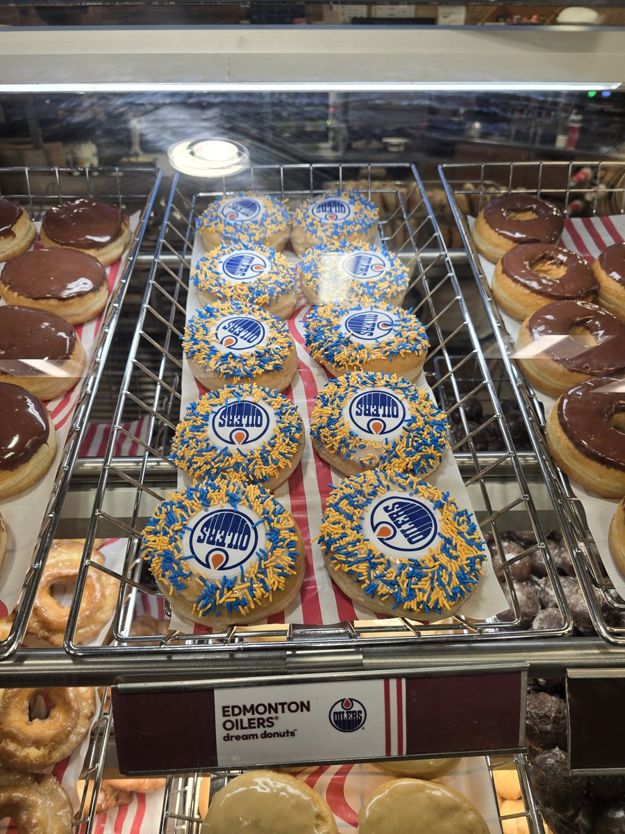 I'm boycotting my local Tim Hortons until the Oilers are eliminated.  I live in Calgary and you're trying to sell me an Oilers donut? 😆
