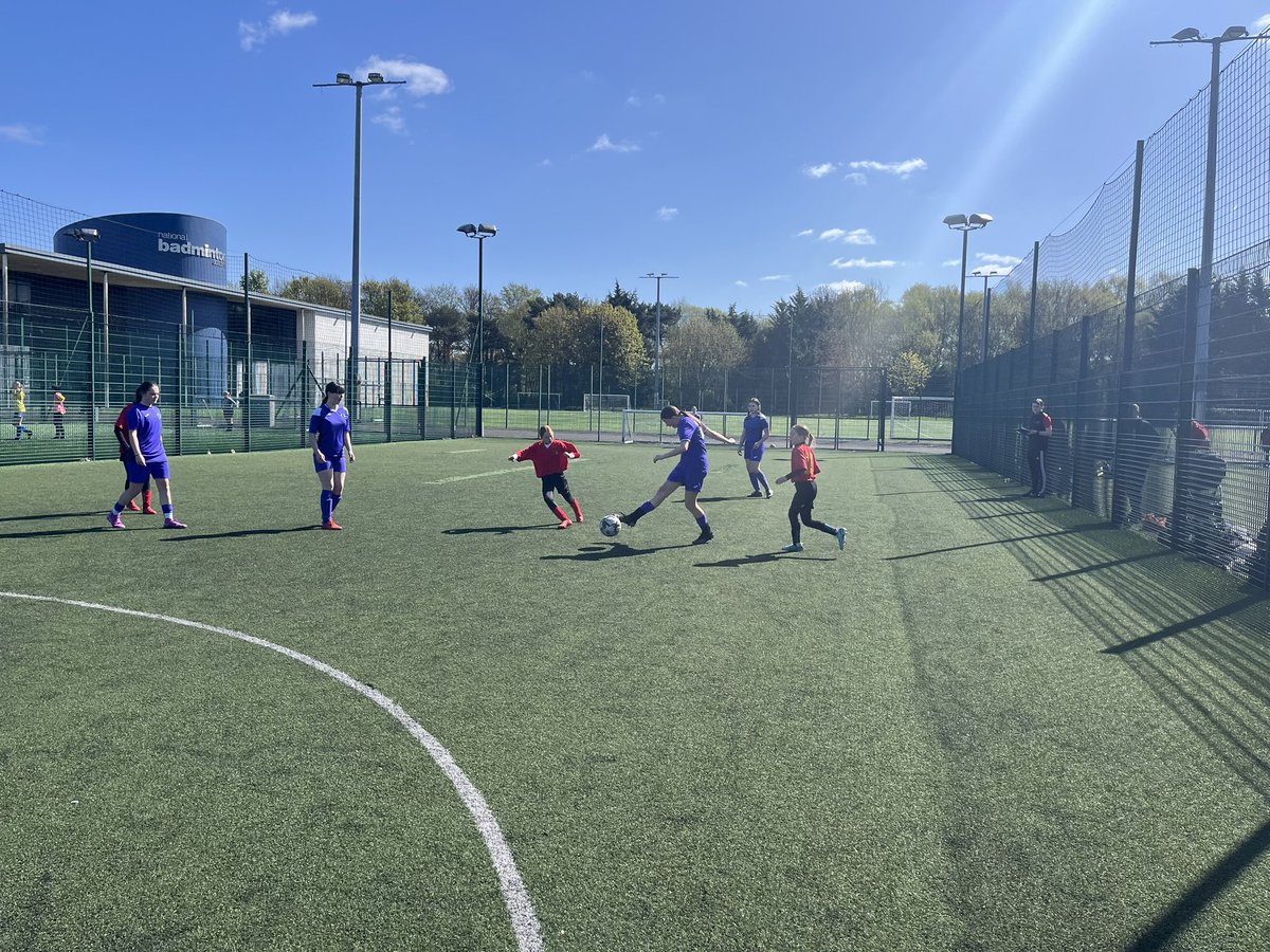 Fantastic day of football & sunshine for our @RosshallHWB players at Scotstoun ⚽️☀️ A tournament dedicated to celebrating our young women in sport!!!! 🙌🏼💪🏽 Well done everyone! The girls had a blast! 🥳 Thanks for organising @ActiveschoolsST @LMactiveschools 💪🏽