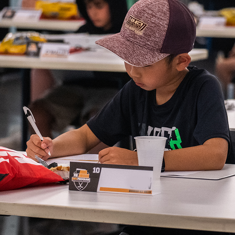 Our Development Program takes off-season training to a new level, looking beyond the just the sport and making impacts off the ice as well. 🏒📚 Tuesday, June 18th – Thursday, August 15th 4pm - 8pm (Warm Up, On-Ice, Classroom & Dinner) Register now! ow.ly/noij50RebPg