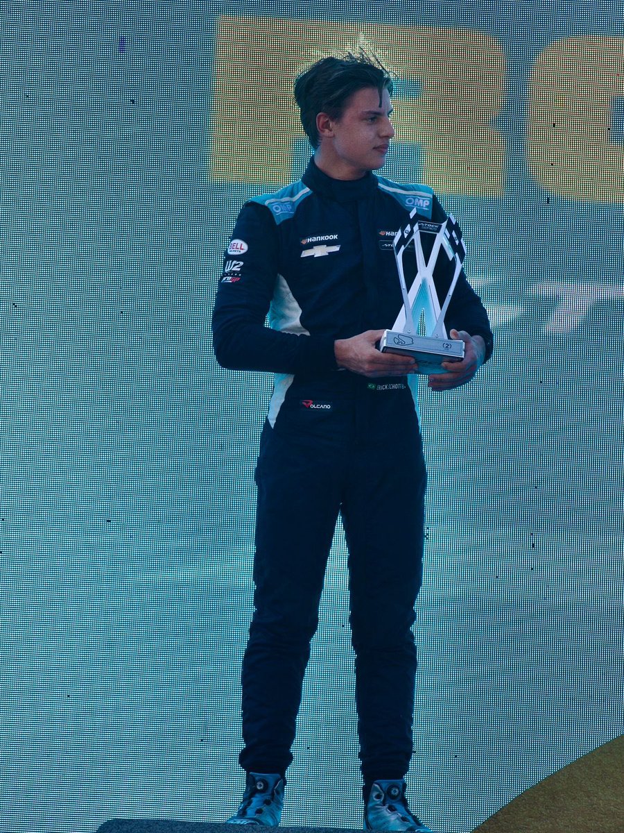 eschottenn's tweet photo. Estreia nos carros de turismo pela Stock Series!  ✔️

Feliz com toda evolução durante a semana, muito trabalho realizado junto com minha equipe. 

Saio contente de Interlagos, com um pódio e uma vice liderança na categoria rookie. 

📸: @brunishida https://t.co/saU7pVf1lv