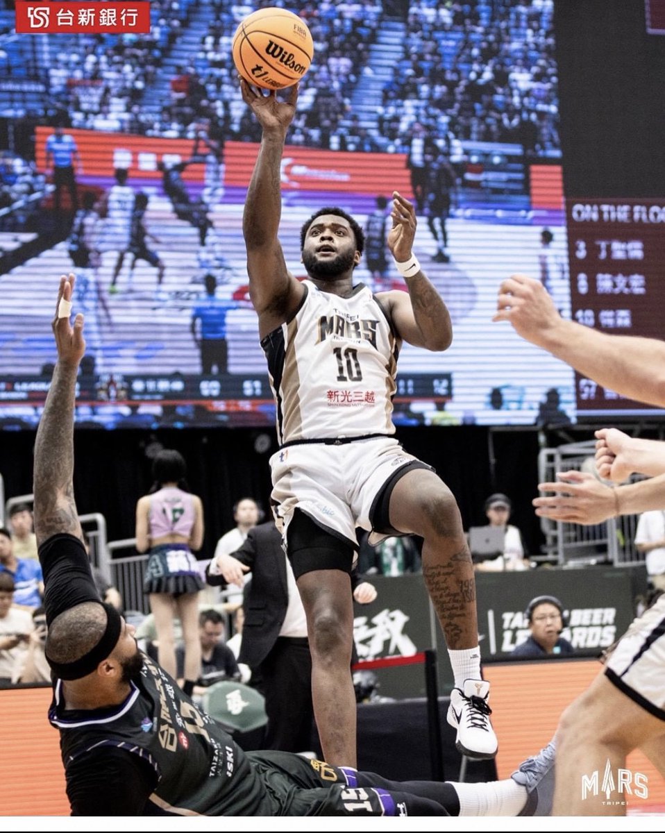 JanettaJ's tweet photo. @DfsChica Play there so they get cut. Jaylen play this game and any team that has ever had him he has helped win. And his story is still being revealed. https://t.co/Cj0x161A7C