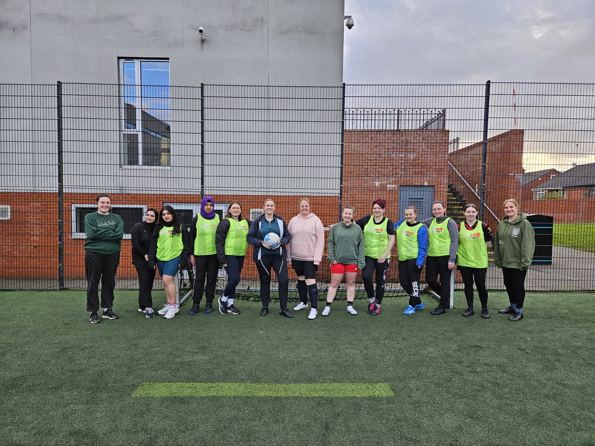 Our Just Play Women’s session with @OfficialOACT takes place every Tuesday night! Lighter nights are on the way, and this session is FREE every Tuesday 7-8pm at the Honeywell Centre! To find out more, email Emily.ashworth@oact.org.uk! #MoveMoreFeelBetter #Oldham