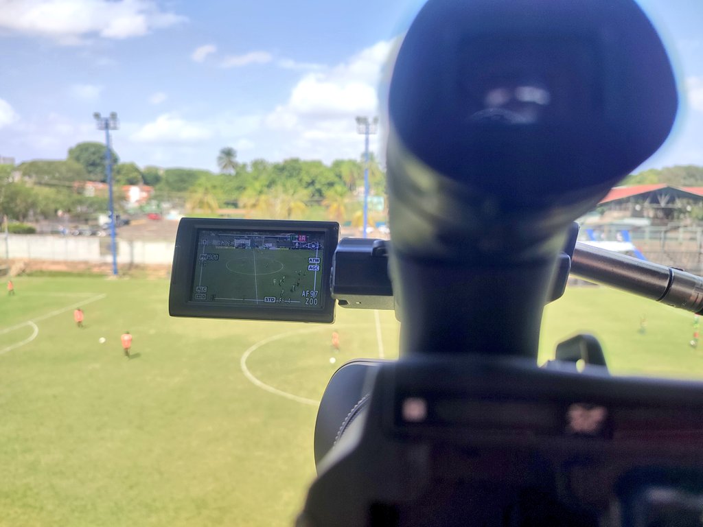 lacunadelfutbol's tweet photo. ¡Estamos EN VIVO! Comienza nuestra transmisión del partido Sub-16 entre @CanteraMineros y @aifideguayana.

Acompáñanos aquí
https://t.co/yOOIiaX2Jg

#LigaFUTVEJunior
#LaCunadelFutbolTV https://t.co/NokubplLiR