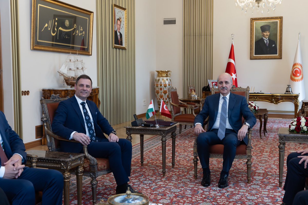 Türkiye Büyük Millet Meclisi Başkanımız @NumanKurtulmus, Macaristan Adalet Bakanı Bence Tuzson’ı Meclis'te kabul etti.