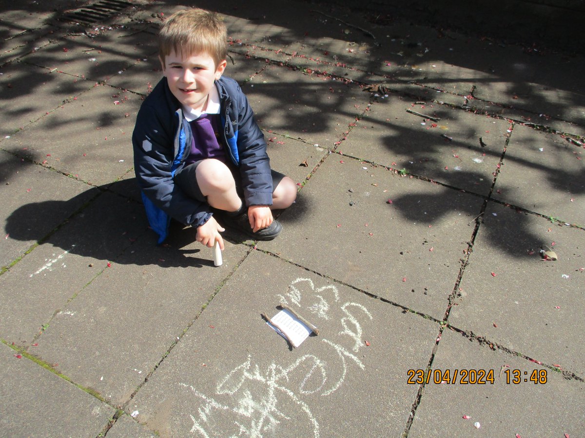 longniddryps's tweet photo. Sunshine & learning outdoors gave added fun to our spelling this week in P3.
#activeliteracy #activelearning #learningoutdoors #spellingfun https://t.co/R3ug1yZVVW