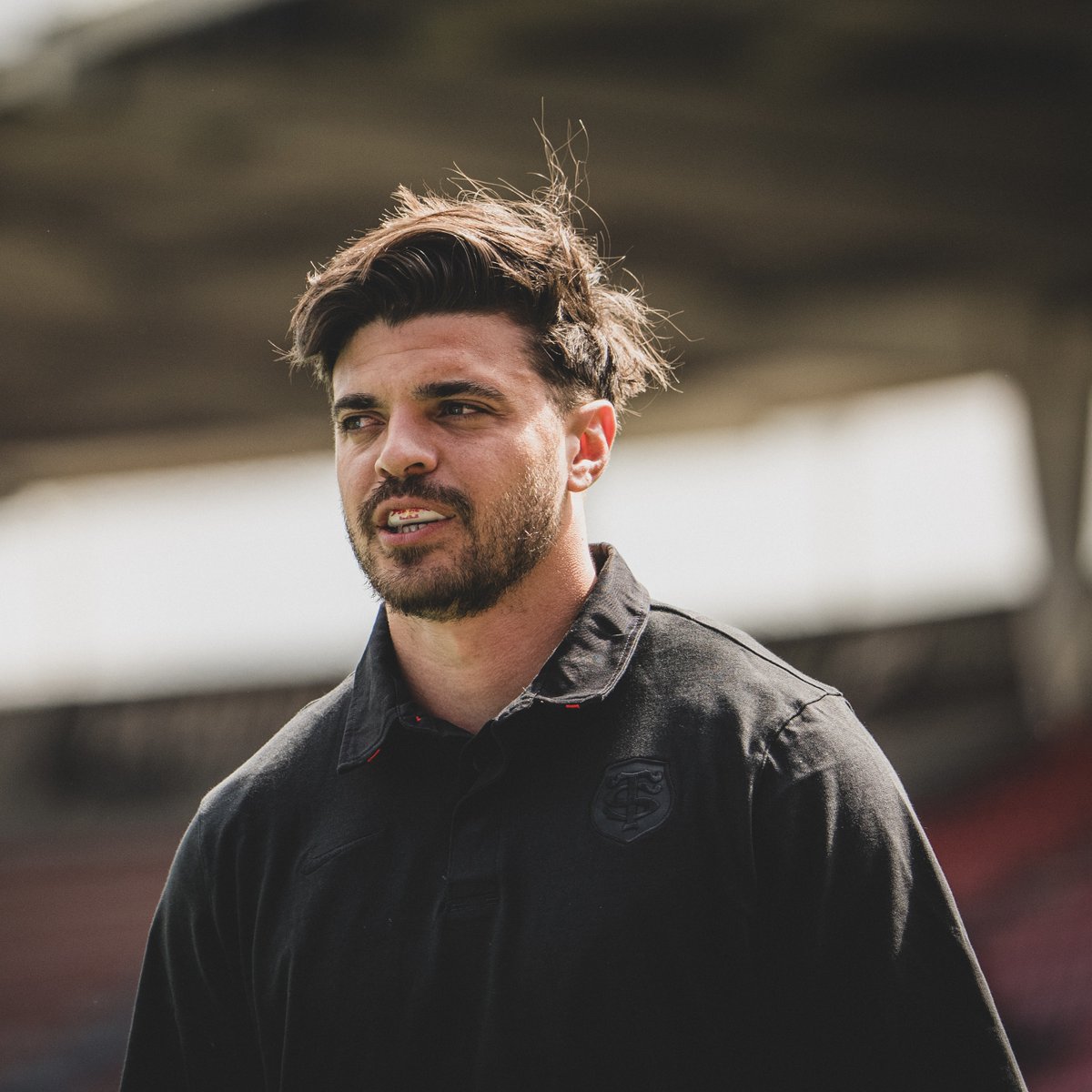 StadeToulousain's tweet photo. Vêtus du Maillot Héritage, nos Stadistes se préparent pour #STR92 🏉

Rdv sur notre boutique en ligne pour commander votre polo vintage 🛍️
