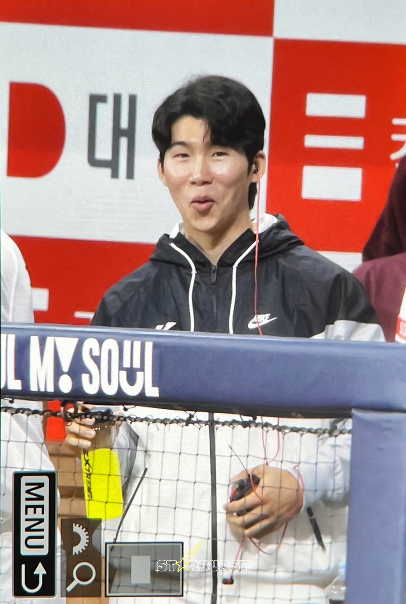 formy3star's tweet photo. 혜성이가 abs판독기가 돼... 
볼이면 볼!!!!! 이라고 개크게 외치심;; ㅋㅋㅋㅋㅋ ㅠ 

#키움히어로즈 #김혜성 https://t.co/CNeqLyx0LX