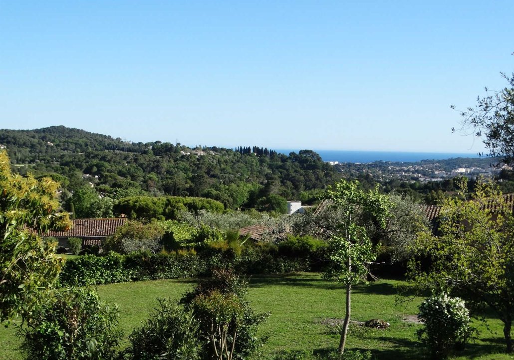 Pour vos vacances de printemps, offrez-vous une parenthèse de luxe dans cette villa indépendante avec spa, située à #Mougins. Détente et panorama exceptionnel au rendez-vous !☀️

Découvrez nos gîtes en #CotedAzurFrance👉ow.ly/fuQS50R4b4I 

@GitesdeFrance06 @AlpesMaritimes