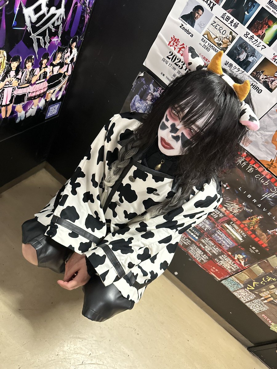 9suke_ningen's tweet photo. サイエンスありがと

解散まであと3回飲んで騒いでダミットランドを満喫する https://t.co/qofgOvL5Xy