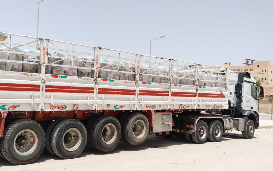 🚚 Trucks loaded with ShelterBox #aid are at the #Rafah border crossing, ready to bring much needed #EmergencyShelter to people in #Gaza. They are among a convoy of up to 1,400 waiting to be allowed in. Timings are unpredictable, but we will continue to update once our aid has…