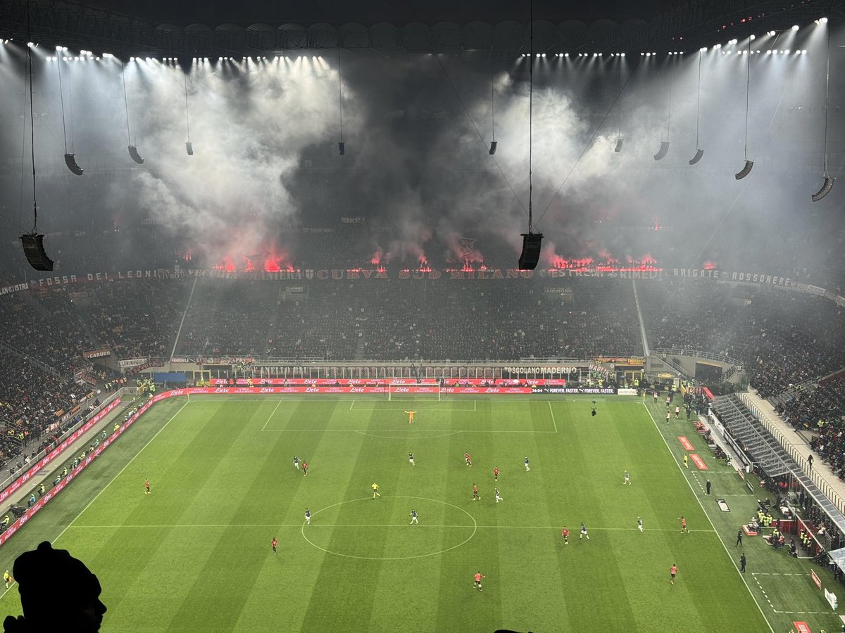 NikolajSrense's tweet photo. Var på plads til Genoa - Lazio. Siden Derby della Madoninna, da Inter sikrede sig sin 20. Scudetto på den ultimative scene #calciodk https://t.co/5qAafd2QZJ