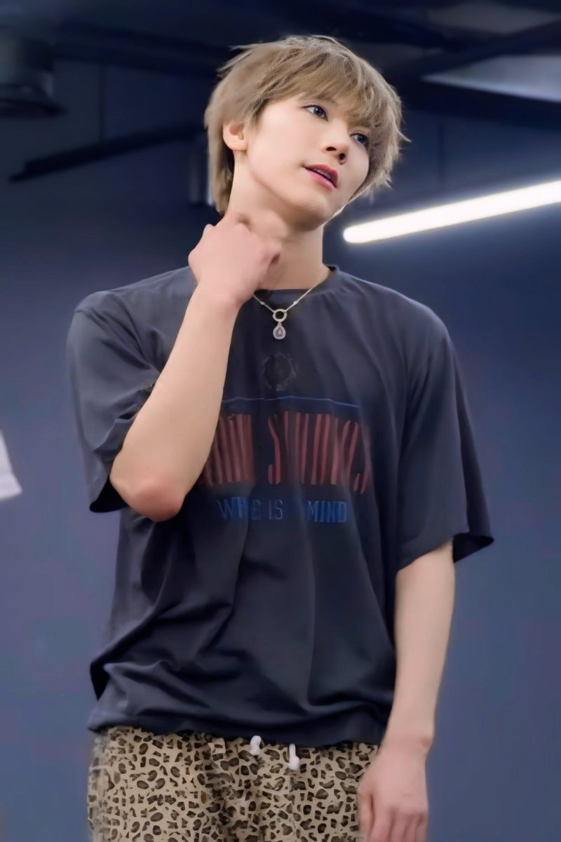 Ketengah danau membawa sampan
Abang tenlee kamu sangatlah tampan 🫶

#TEN #TENLEE