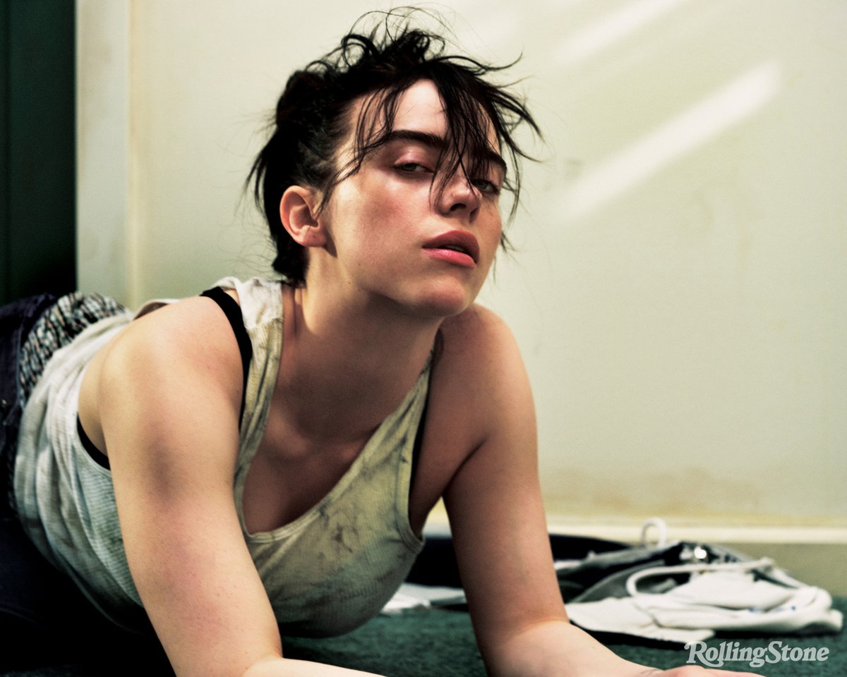 RollingStone's tweet photo. .@billieeilish tells Rolling Stone that she likes to masturbate in front of a mirror.  

"Partly because it’s hot, but it also makes me have such a raw, deep connection to myself and my body, and have a love for my body that I have not really ever had."  

https://t.co/C9wZPMBRlX https://t.co/zIudtWCnzp