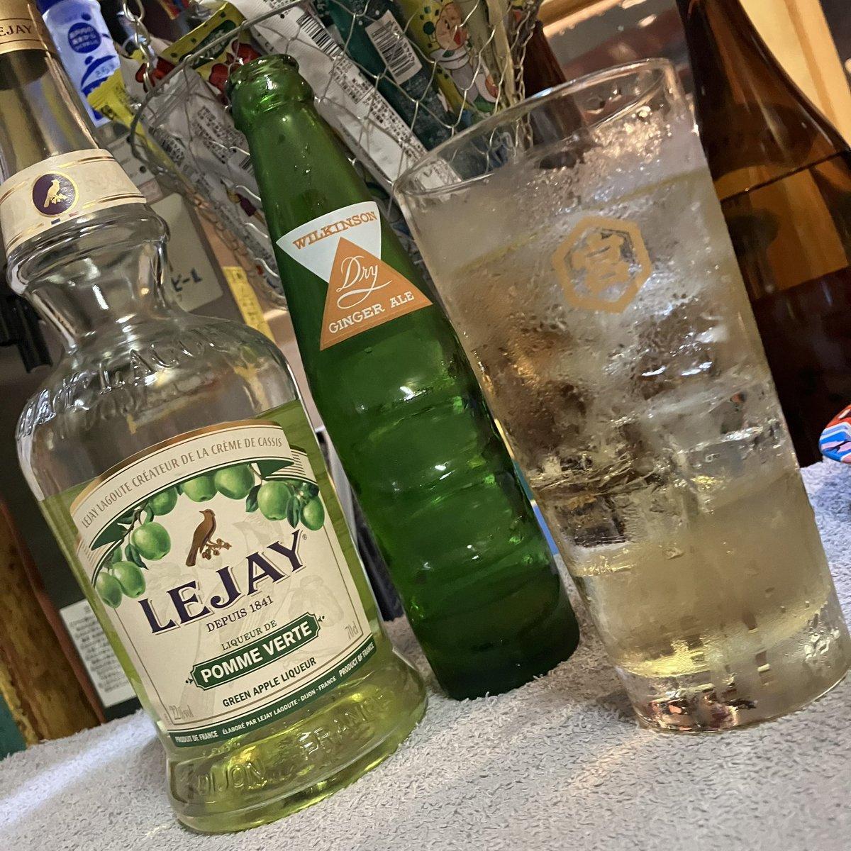 koenji_chabi's tweet photo. あら!コレは好み!🍸🍹
#LEJAY
#ルジェ
#グリーンアップル
#WILKINSON
#ジンジャーエール https://t.co/88toTeTexT