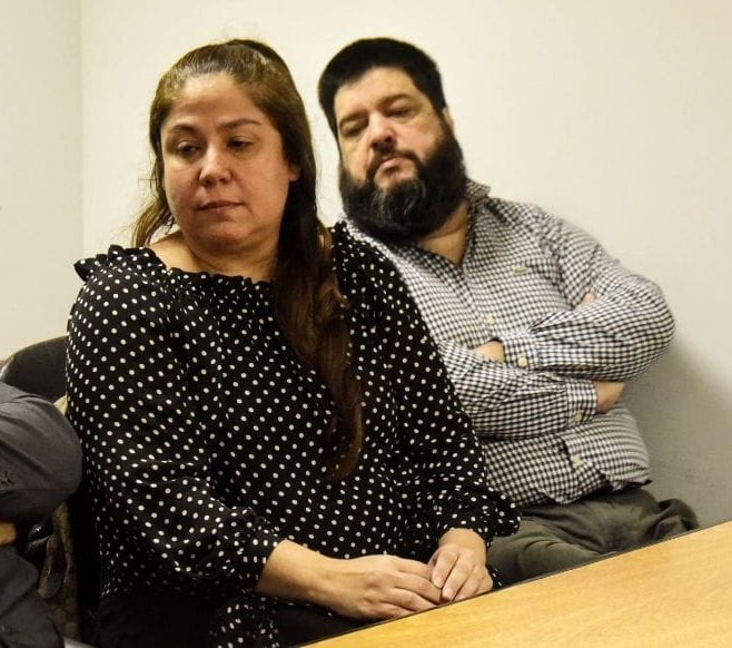 AHORA Condenan a 4 años de cárcel a la ex titular de Petropar Delia Patricia Samudio Torrás y a 3 años y nueve meses de prisión a su esposo José Costa Perdomo, por lesión de confianza en el caso #AguaTónica

<a href="/ABCCardinal/">ABC Cardinal 730 AM</a> <a href="/ABCTVpy/">ABC TV Paraguay</a>
📸 Virgilio Vera - ABC