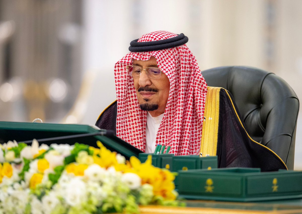 keswah2021's tweet photo. خطاك الشر مولاي المفدى ..
والله يحفظك ويطول عمرك .. 
ويمتعك بالصحة والسلامة 🤍🇸🇦
#خادم_الحرمين_الشريفين 
#الملك_سلمان_بن_عبدالعزيز 
@KingSalman https://t.co/RZJTlJM6sM