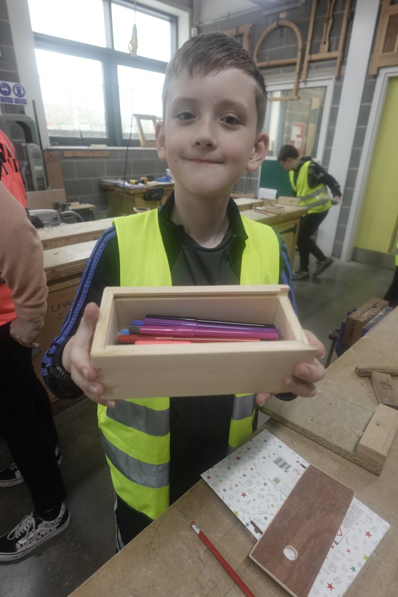 WakefieldCU's tweet photo. Today we welcomed children from @CherryTree_SCH  for a taster session in Carpentry and Joinery at @CastlefordColl .
A fantastic afternoon making wooden pencil boxes. They learnt to use the correct tools and after watching a demonstration from the tutor, created their own box. https://t.co/sG5ZYIkBLq