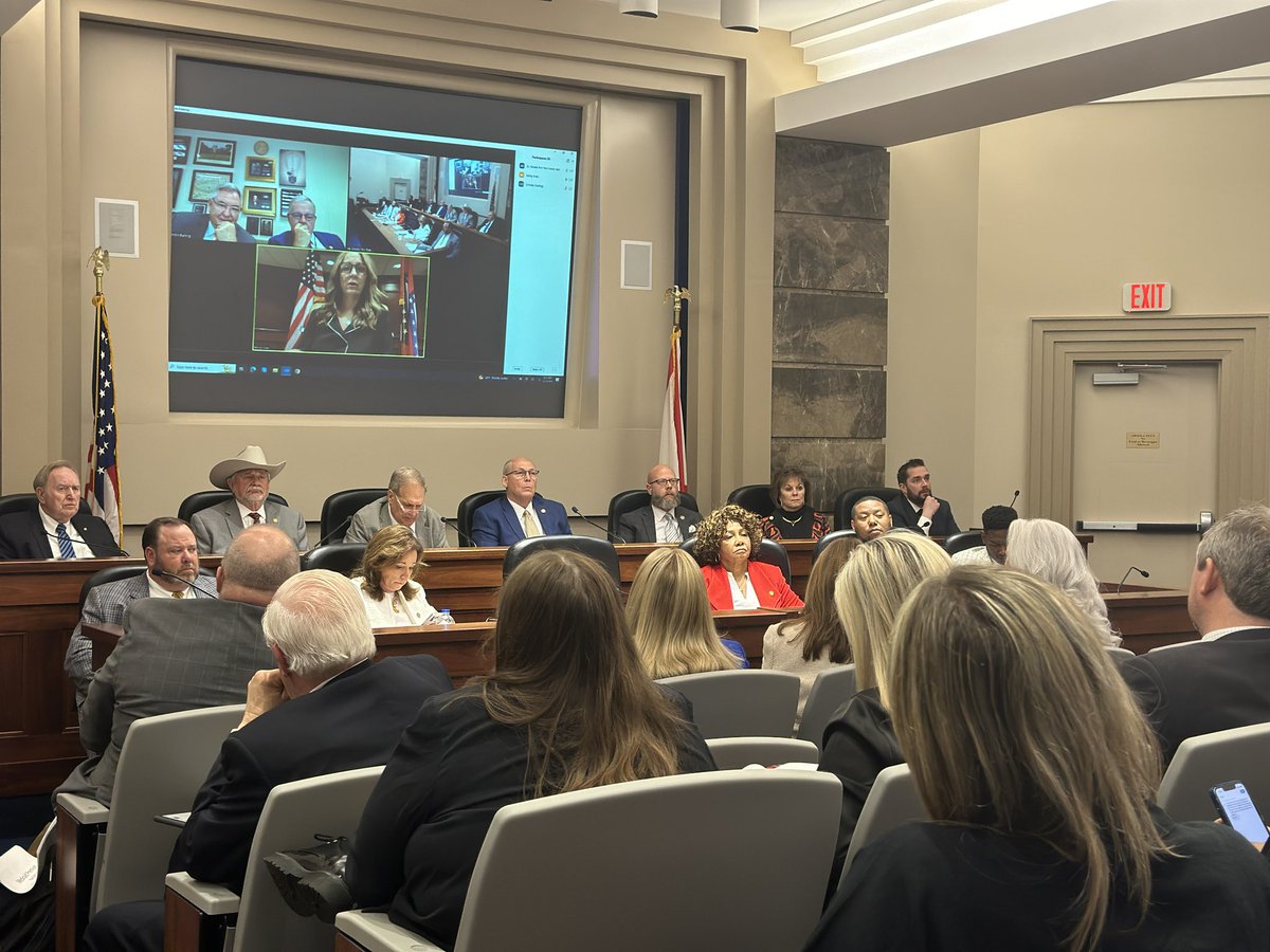 A packed room this morning at the State House as Alabama lawmakers hear from Arkansas and North Carolina legislators on how Medicaid expansion benefited their own states.
#ALPolitics