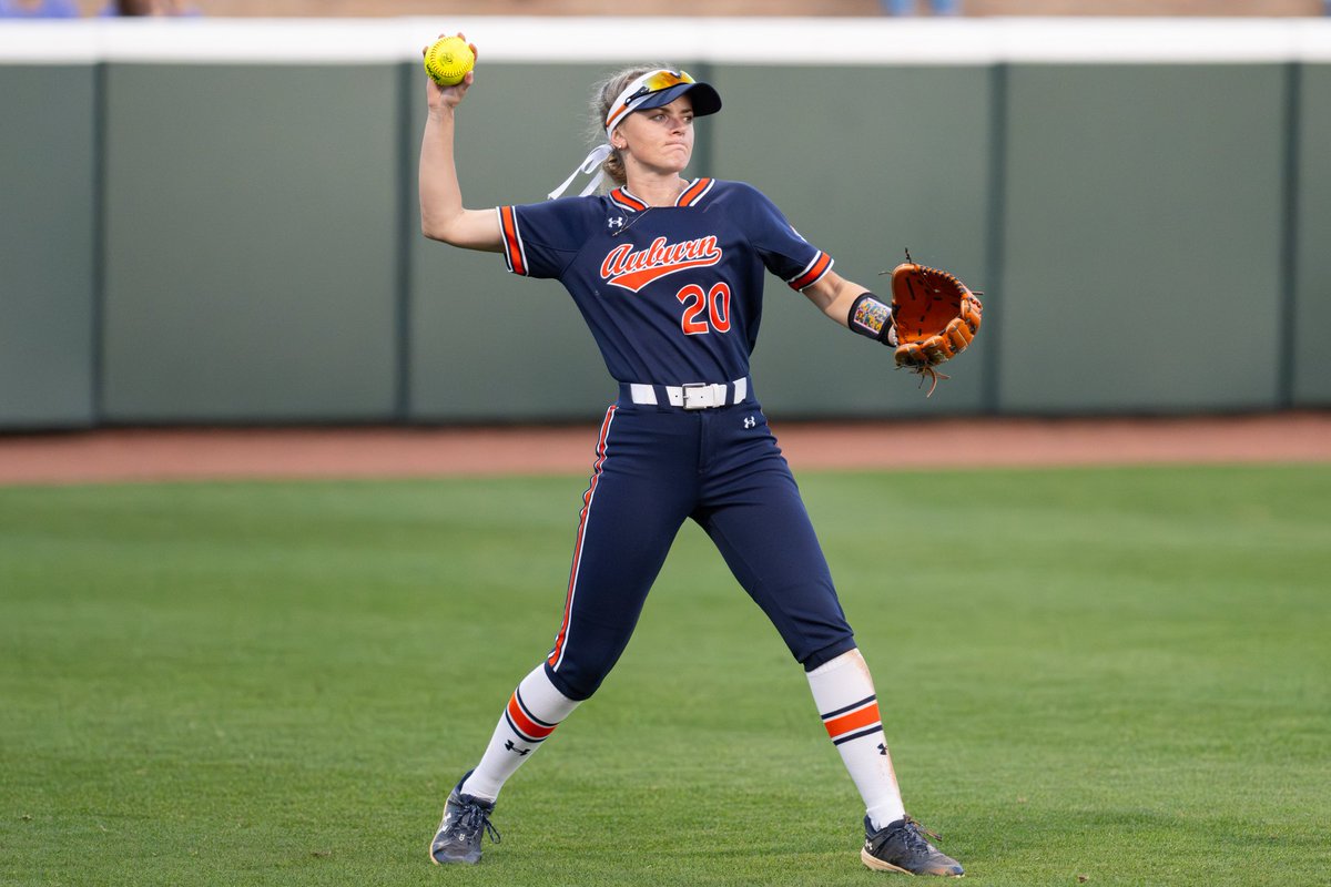 AuburnSoftball tweet picture