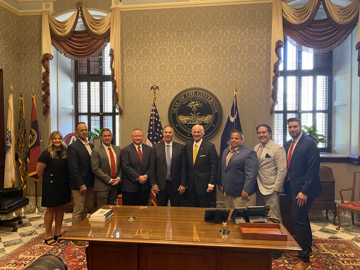 This week, AEM joined elected officials and member company executives in South Carolina as Governor @henrymcmaster signed the Working Farmland Preservation Act into law. Building on the successes of other bills, this will help keep rural America strong. Thank you Governor!