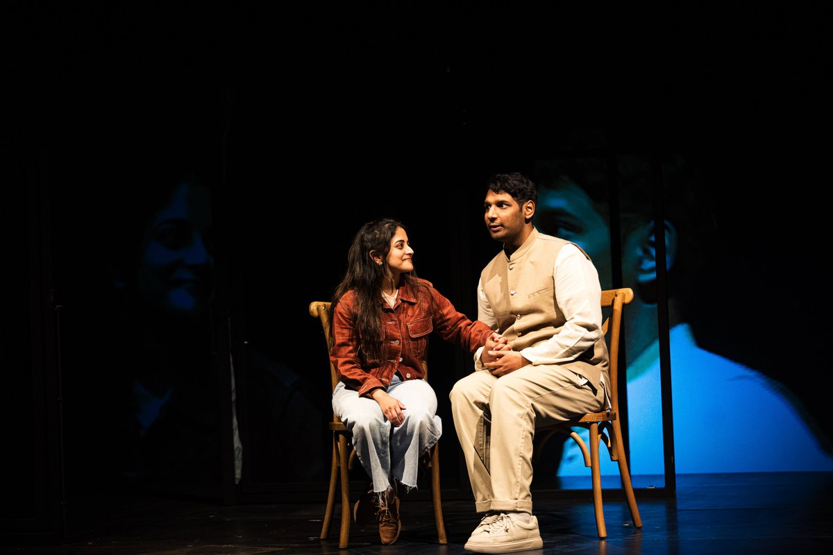 .#Silence finds its voice in a wonderful & at times harrowing piece of storytelling @BirminghamRep chronicling the 1947 partitioning Britain imposed on India creating more than 12m refugees and sparking mob violence that left at least a million dead behindthearras.com/Reviewspr/2024…