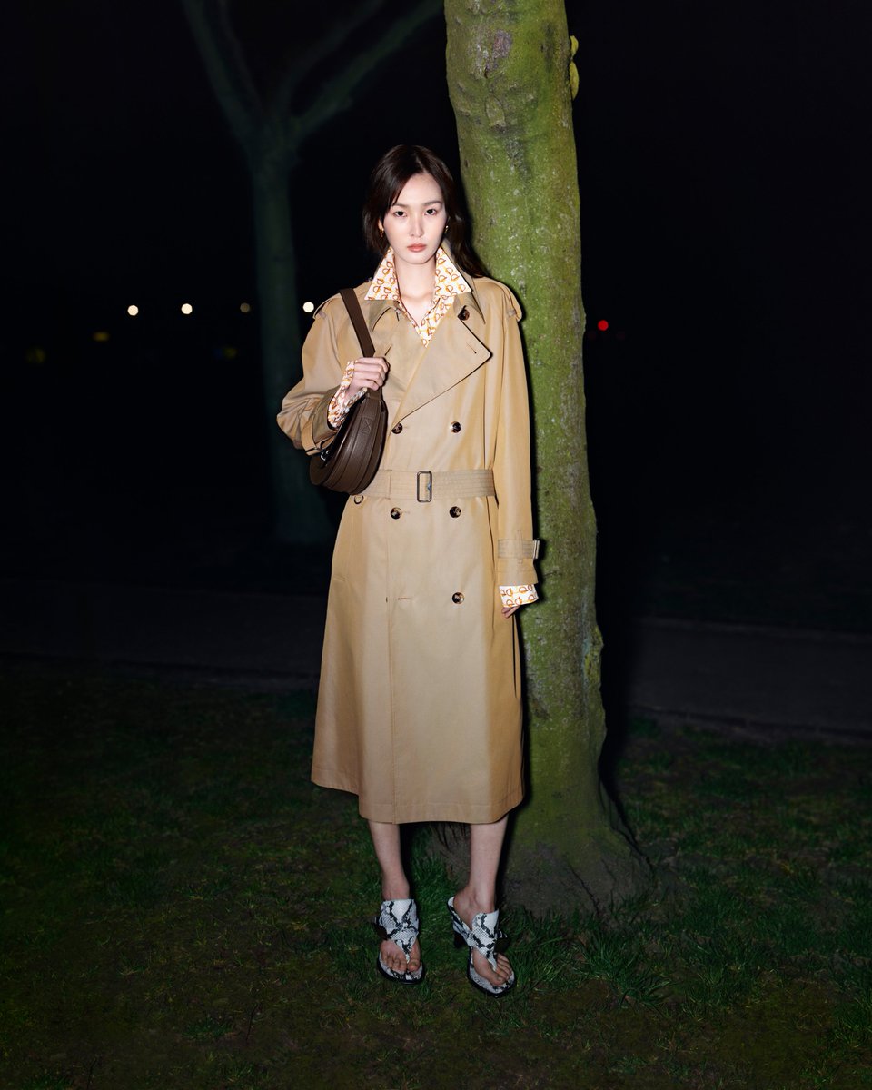 Burberry tweet media