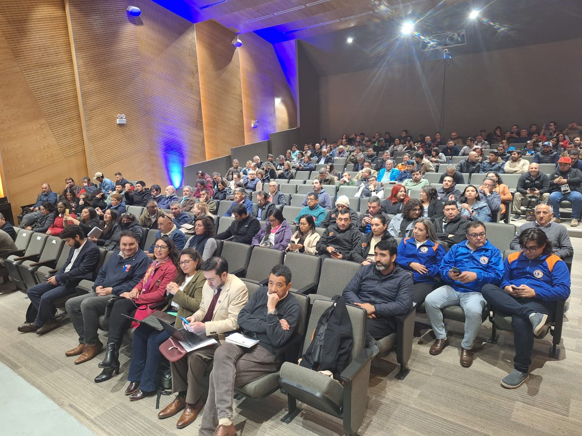 📍Ahora, en Auditorio @uohiggins con la presencia de más de 200 representantes de trabajadores y empleadores, se realiza seminario sobre 'Derehos Fundamentales: Salud y Seguridad en el Trabajo'.  Expone Profesional de @PrevencionISL Tania Rojas. #TrabajoDecente @TrabajoOHiggins