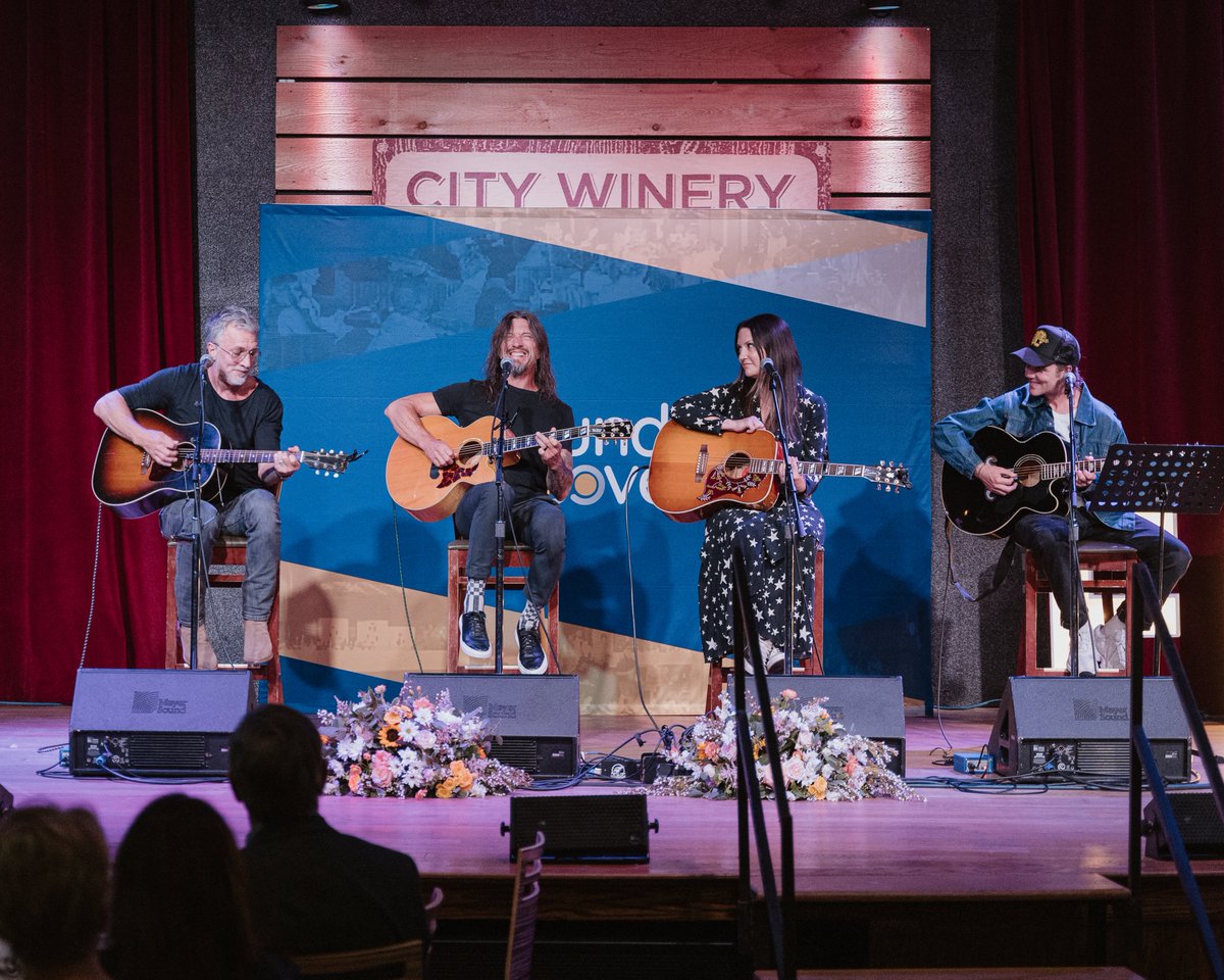 FundRecovery's tweet photo. Our 3rd Annual Charity Concert and Dinner was a success!

With the help of our incredible community, we raised over $250,000 towards providing scholarships for life-saving mental health and addiction treatment services, as well as awareness and distribution of NARCAN. https://t.co/Z0fgY3MLfp