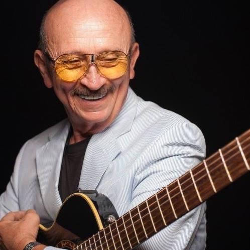 Nadie se va del todo. ❤️
Sergio Esquivel
1946 - 2021