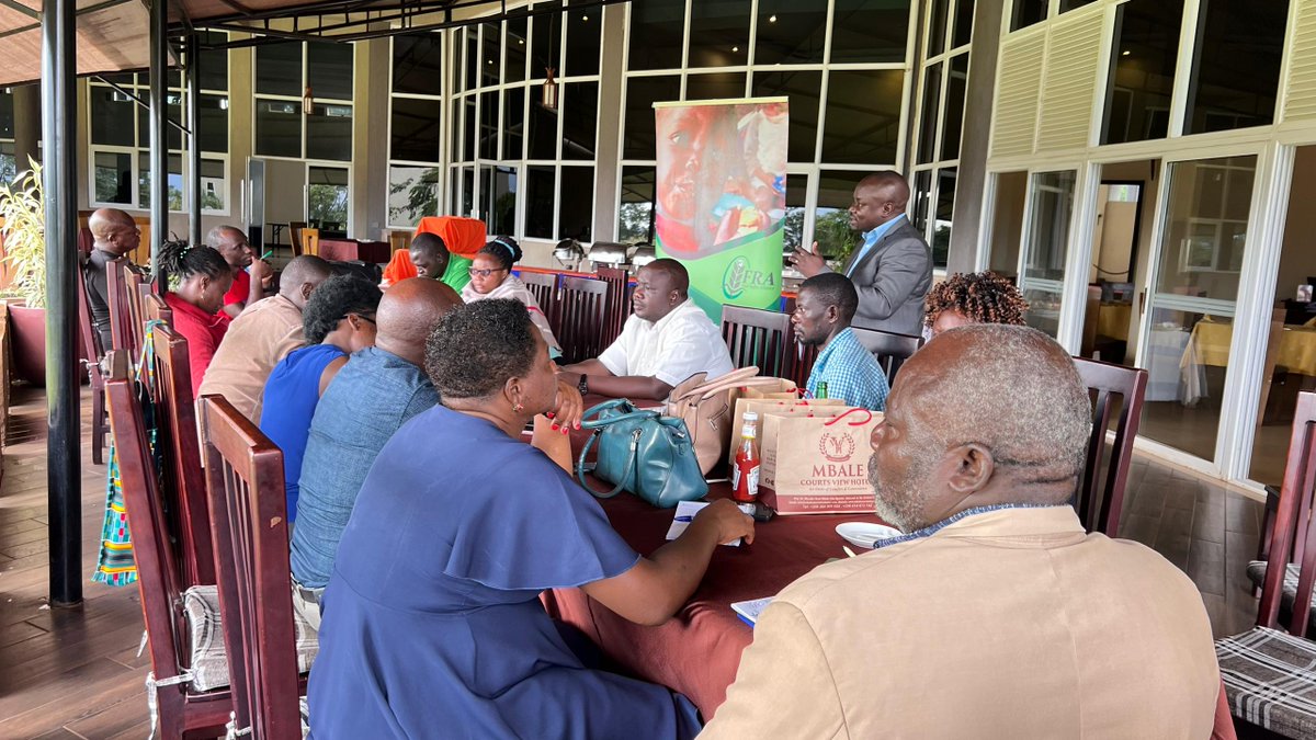 #HappeningNow: @FRAUGANDA, @rikolto , @ConsentUganda , & Mbale City Council host a Good Food Council terrace. Assessing & reflecting on the Good Food for Cities program in Mbale. Reviewing March's resolutions, planning next steps. Assigning roles for seamless execution. #GF4C