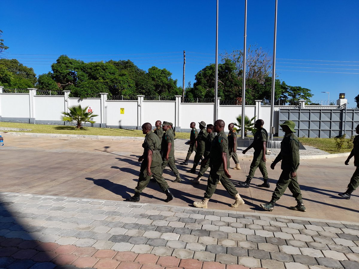 SFODonoghueUK's tweet image. Zambian police trainers are delivering operational Bronze Commanders training for Formed Police Unit for the first time  @BPST_A  building sustainable capability in the Police @UKinZambia #ukcssf