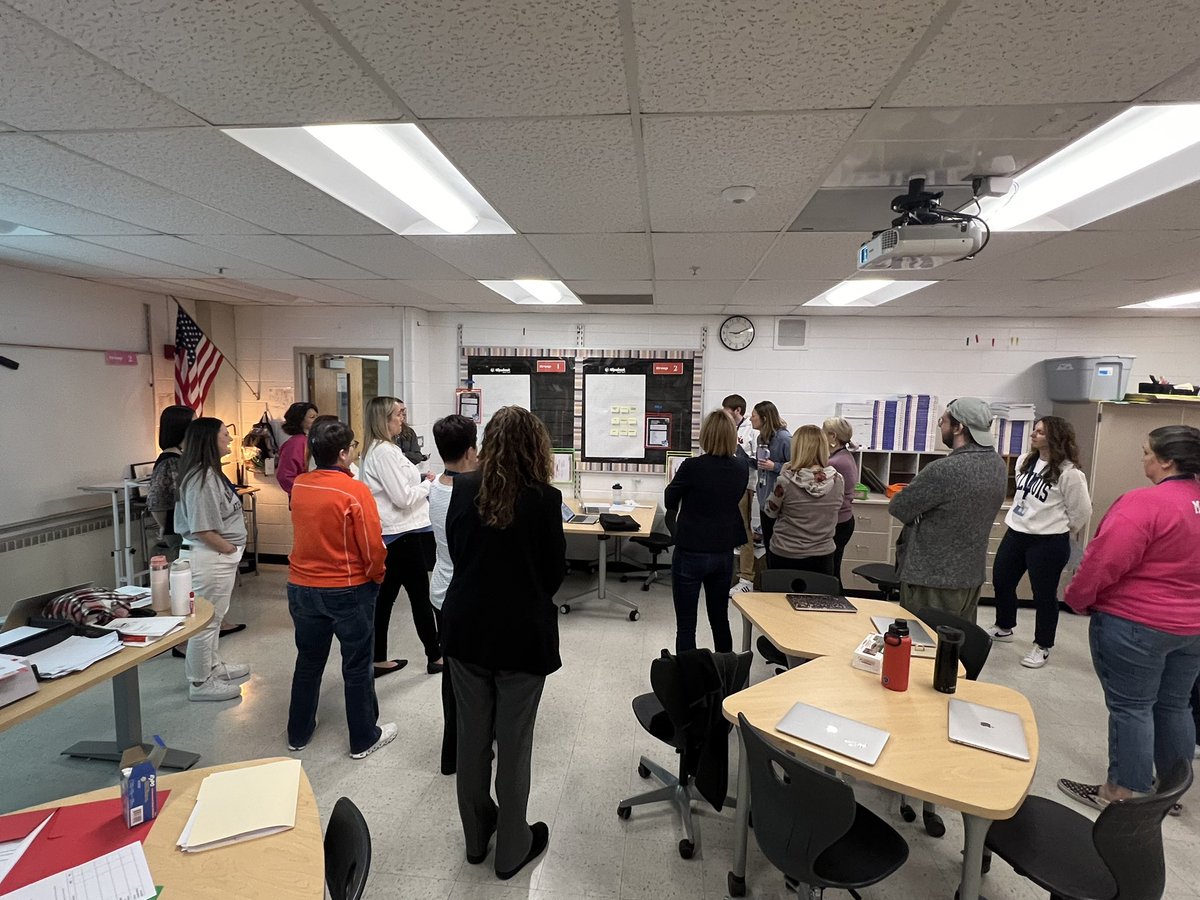 Enjoyed engaging in <a href="/D59Grove/">Grove Junior High</a> grade level PLCs today around building a #thinkingclassroom across all content areas with our amazing math coaches <a href="/MrsJ_1000/">Jackie Tausend</a> and Lisa Kaufold! Well done!👏👏