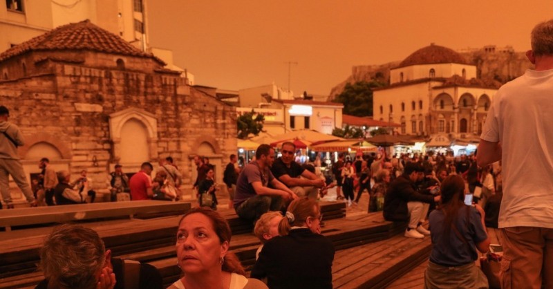 jacarandafm's tweet photo. LOOK: Why are Athens and other Greek cities turning orange?
#JacaDrive #DriveWithRobAndRoz