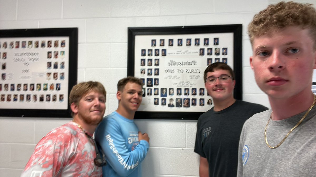 carsonholbrook3's tweet photo. @PaintsvilleHS #senioramazingrace https://t.co/OQEpvU325X
