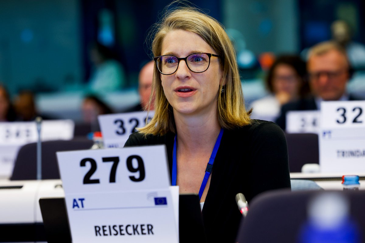 'The Commission's proposal is a missed opportunity. It's too little, too late. Additionally, we must not ignore the democratic backlash within the EU in terms of fundamental rights, the rule of law, or media freedom.' - @SophiaReisecker, member of @WorkersEESC. #EESCPlenary