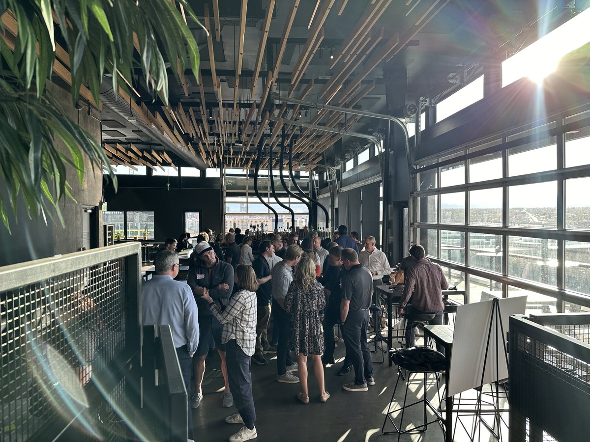 cbnoordeloos's tweet photo. Packed house at our Startup/VC happy hour in Denver a couple of nights ago. 
Thanks for everyone who came and contributed to an incredible time. https://t.co/ygsWfM7H1q