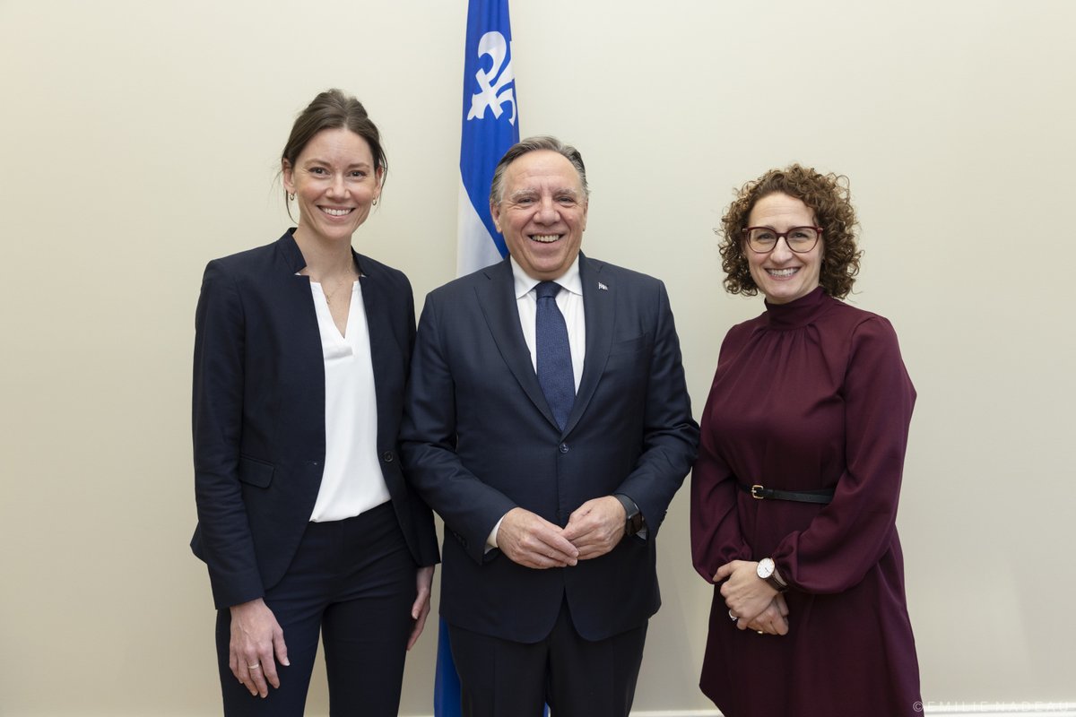 francoislegault's tweet photo. Très fier que notre gouvernement simplifie les démarches pour les parents d’enfants lourdement handicapés qui souhaitent obtenir de l’aide à domicile. Ces parents n’ont pas à subir la lourdeur administrative.
Avec les ministres @SBelangerCAQ et @suzanneroy_caq, j’ai d’ailleurs eu la chance, la semaine dernière, de rencontrer l’organisme L’Étoile de Pacho qui accompagne les parents d’enfants aux besoins particuliers.