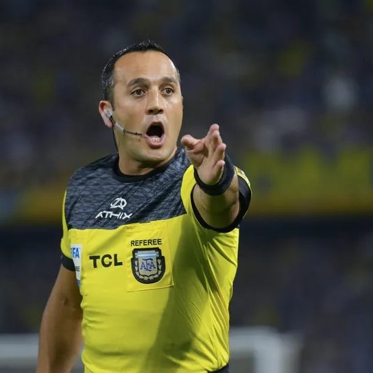🇦🇹👨‍⚖️ Nazareno Arasa estará encargado del arbitraje en el encuentro entre #EDLP y #Boca por las semifinales de la Copa de la Liga, mientras que Fernando Espinoza estará en el VAR.