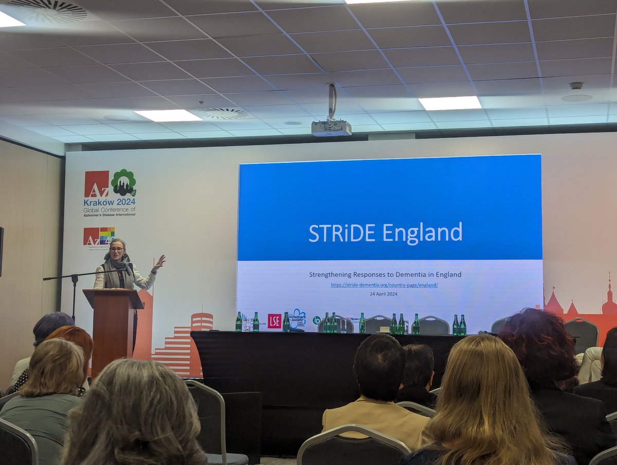 When @AdelinaCoHe comes to the podium, everyone pulls out their phones! I had to wait for an unrestricted 📸 Impressive and truly crucial work of @STRiDEEngland @STRiDEDementia on inequalities in care, treatment and support trajectories for people with dementia and family carers