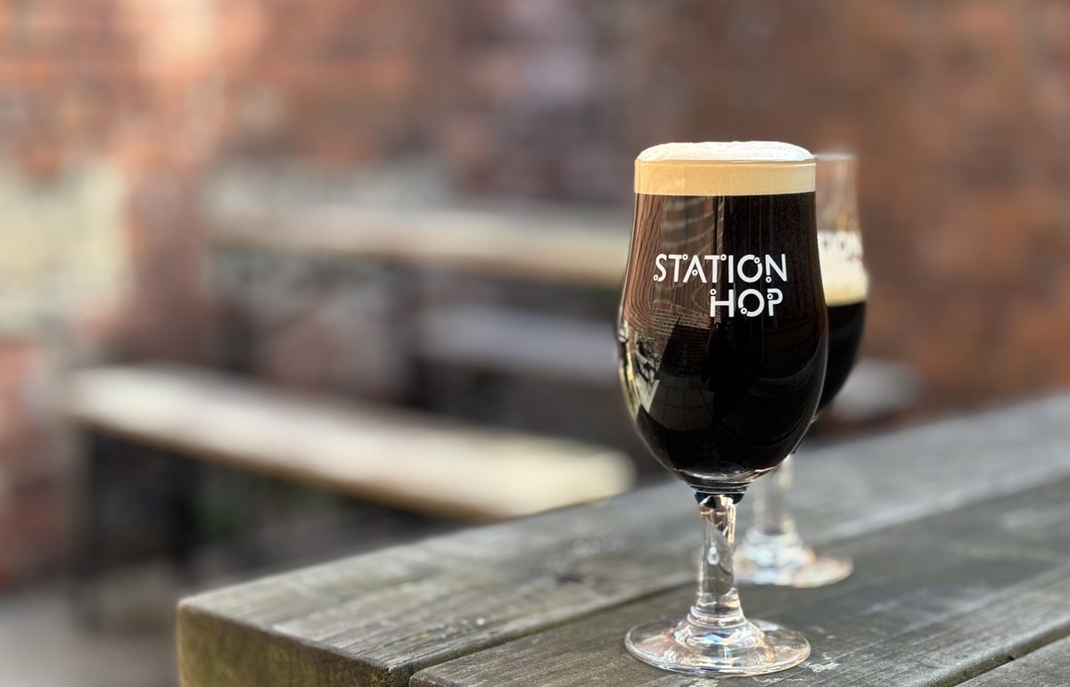 The A6 is bathed in glorious vitamin D and our yard is trapping that sun and READY FOR BUSINESS

⏱️ OPEN @ 16:00 !!!
📸 @blackjackbeers Manchester Nitro Stout