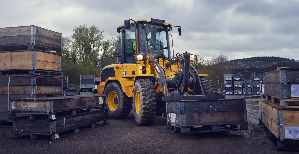 CEGltd's tweet image. Volvo CE Launches Updated L30, L35 Compact Wheel Loaders dlvr.it/T5y5sj #CompactWheelLoaders #MiniCompactEquipment #Volvo #WheelLoaders