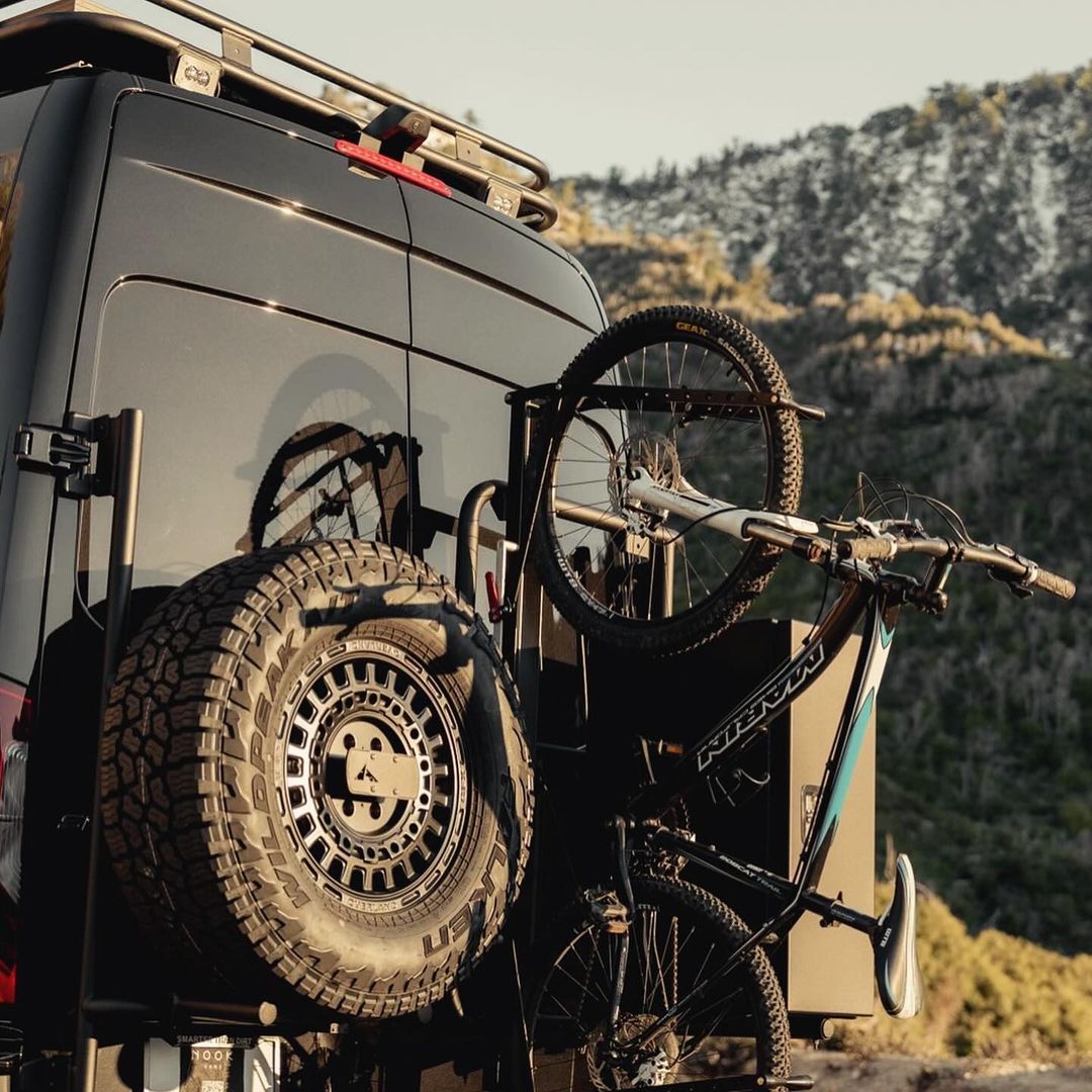 Off-road ready! @nook_vans

G-FX MV3 Wheels
Available Sizes: 16x6.5, 17x8
Available Finishes: Matte Black

#gfx #gfxwheels #offroad #overlanding #overland #adventurevan #vanlife #explore #voxx #voxxwheels #builtbyvoxx #sprintervan #fordtransit #sprinter #rampromaster