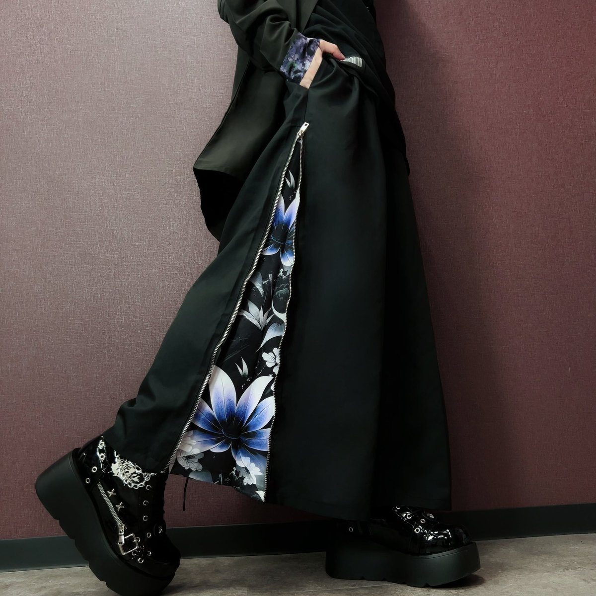 NieR_tokyo's tweet photo. 🎁本日〆切プレゼント企画🎁

当店オリジナル2WAY WIDE PANTSを

🎁3名様にプレゼント🎁

ユニセックスアイテムです🐰

◼応募方法
フォロー(@NieR_tokyo) &amp; RT
◼締切〆  本日24時

※鍵垢の方も対象内です。

是非ご参加ください🙇‍♂️🙇‍♀️ https://t.co/7S5gGpeECM