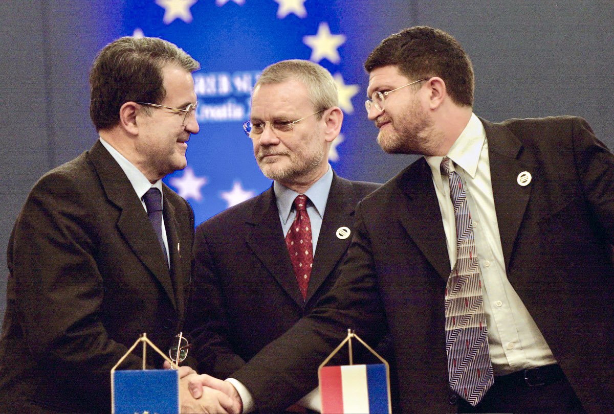 Danas je u Europskom parlamentu obilježeno 20 godina od velikog proširenja, big banga. Bilo mi je drago vidjeti kao gosta i Romana Prodija, velikog političara i prijatelja koji je pomogao HR na početku našeg puta prema EU.