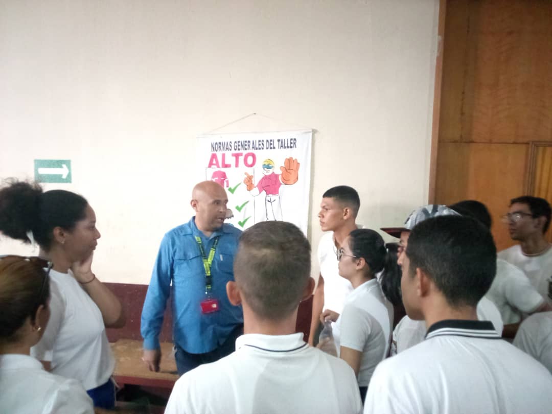 RECTORADOUPTNM's tweet photo. #EnFotos| En aras de afianzar los lazos Inter-institucionales recibimos en nuestra sede #UPTNMLS, la representación de la #UNEFA. Un claro ejemplo de la importancia de colaborar y trabajar juntos por un objetivo común.
#SembrandoPatria https://t.co/Ic7T8GLEpt