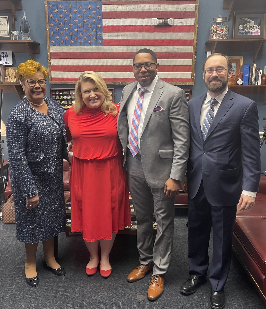 Rep. Cammack recently hosted Gainesville City Commissioner Cynthia Chestnut to discuss the redevelopment of the MLK Multipurpose Center and the opportunities available to the city through the AFG and SAFER grants for our first responders. Thanks for bringing #FL03 to D.C.