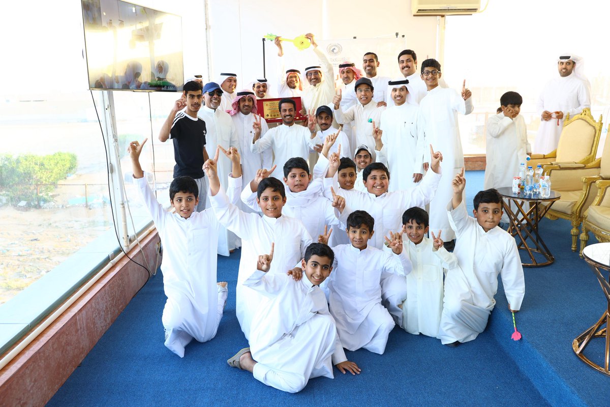 racingkw's tweet photo. الشوط الخامس : 
جائزة سيارة مقدمة من 
السيد / فلاح سويد السعيدي
المسافة / 2000م
  الوقت المسجل : 2,9,89
الجواد / عازم
 أسطبل / الفريهيد
المدرب / غانم الحسيني
الخيال / فيصل الفرماوي https://t.co/Ip0byNvKM6