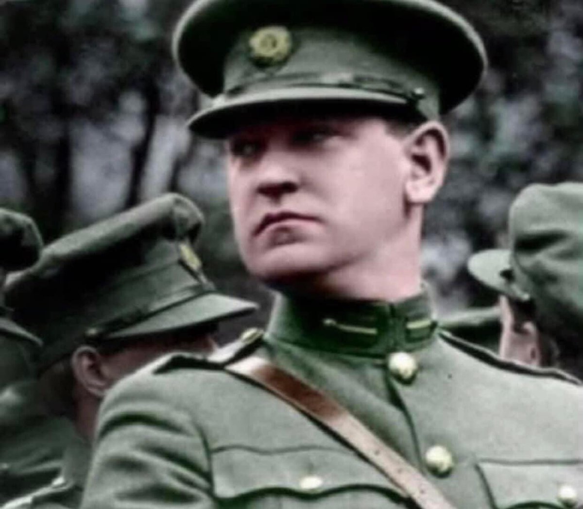 santangelo_s's tweet photo. Nel 1914 #PatrickPearse aveva annunciato agli Irlandesi d'America che l'#Irlanda avrebbe ripreso la lotta per l'indipendenza e che il segnale sarebbe stato "il passo delle legioni in marcia". Quel passo si sarebbe udito una mattina di Pasqua, il #24aprile 1916 #EasterRising https://t.co/uSISPsHmMe