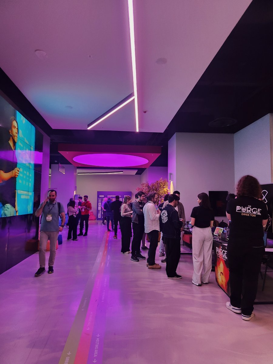 vs1_finance's tweet photo. Arena Games attended HIT Games Conference in Istanbul last week!🎮🇹🇷

Our Head of Partnerships @tinnatinb joined a panel discussion and connected with Turkey-based gaming studios to explore how our platform can lead them to #Web3🚀

Thanks to all the attendees and HGC team👏 https://t.co/ISkgOsvF21