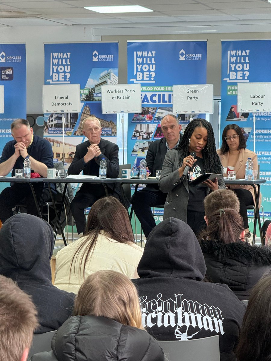 🌟 Empowering Student Voices! 🌟 Today, Kirklees College, in collaboration with Conscious Youth and Local Democracy Services, hosted a Hustings for all local candidates. This event marked an important point in our ongoing efforts to engage students in democracy.